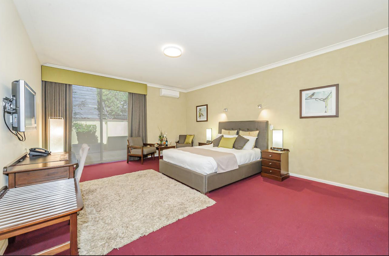 hotel room at mahogany inn and distillery in mundaring